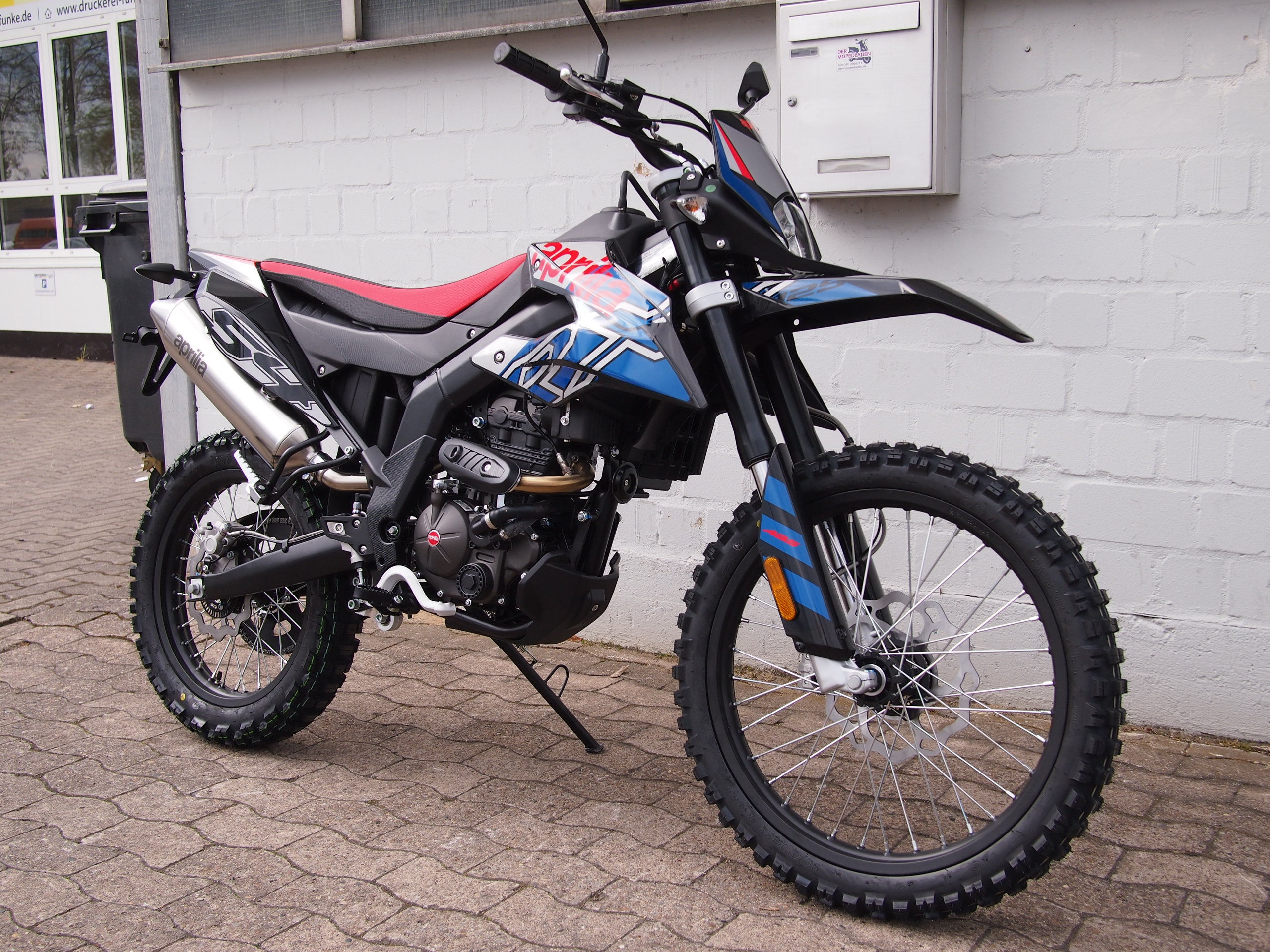 Aprilia RX 125 . . . . . . . 4399