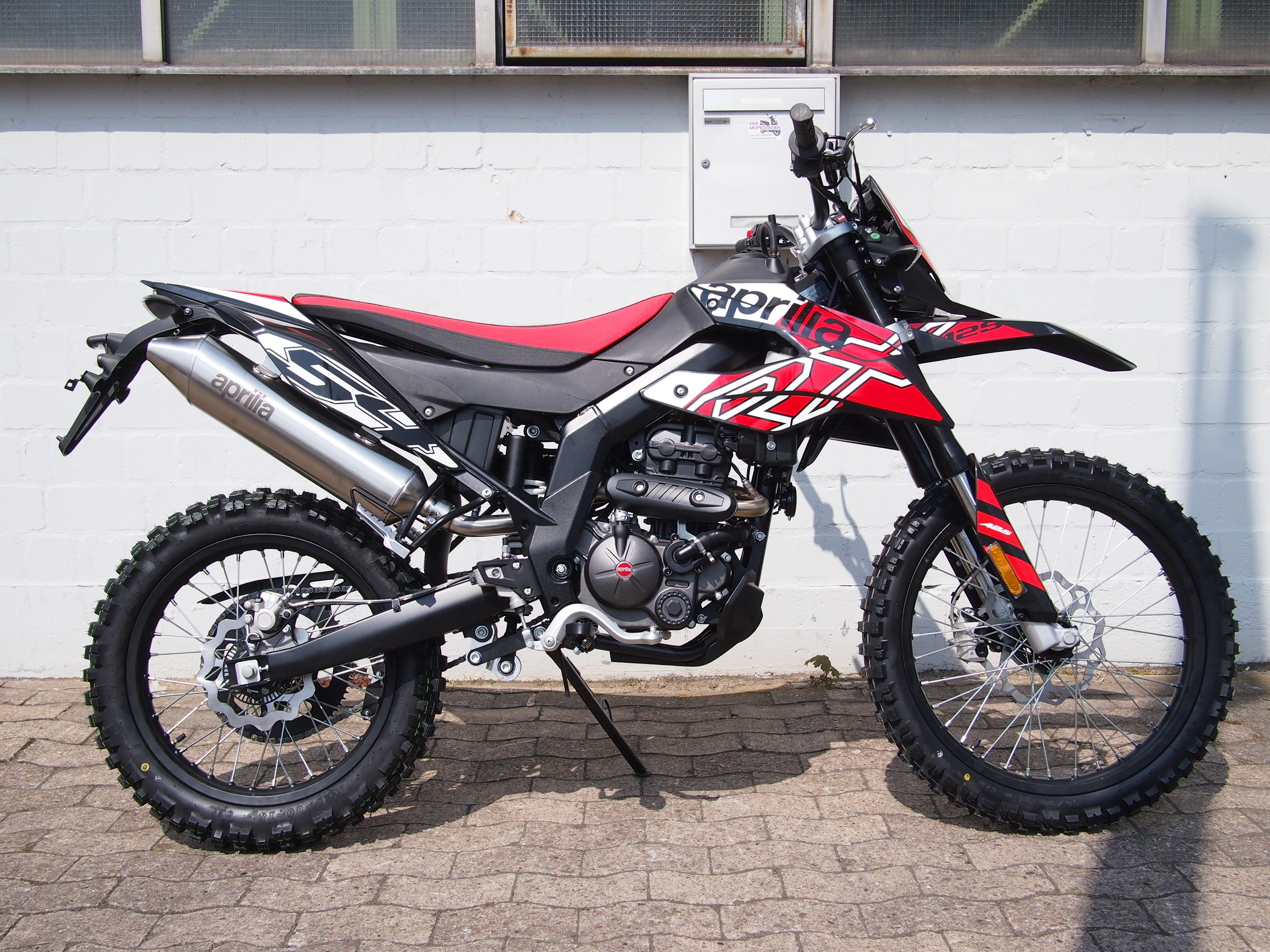 Aprilia RX 125 . . . . . . . 4399