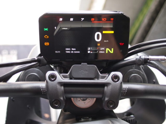 CFMOTO 675 NK grau 1