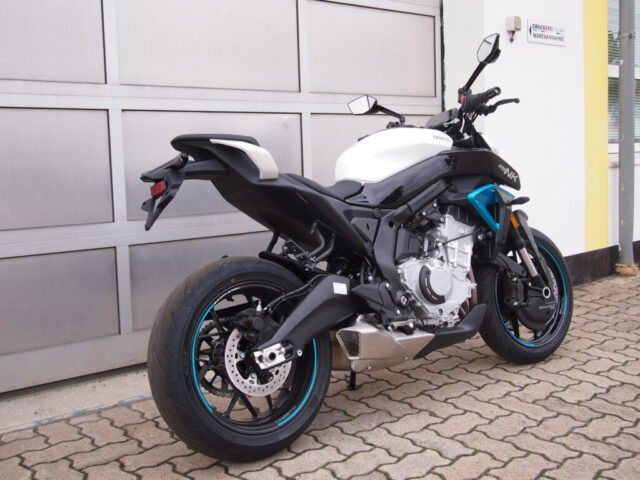 CFMOTO 675 NK weiss-blau 5