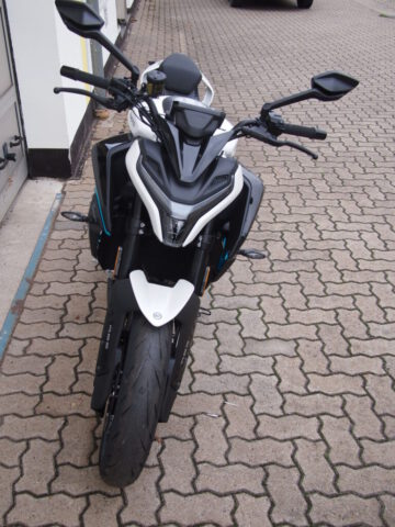CFMOTO 675 NK weiss-blau 3