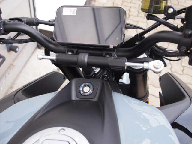 CFMOTO 675 NK grau 12