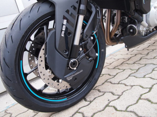 CFMOTO 675 NK grau 7