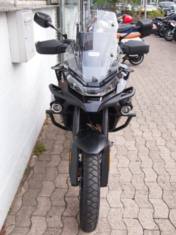 800MT Explore schwarz 4