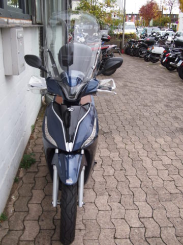 New People 125 blau 4