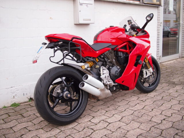Ducati Supersport S 04