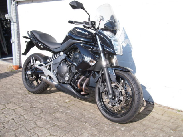 Kawasaki ER6n 10