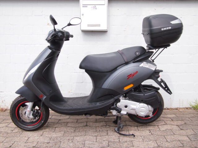 Zip Mofa 02