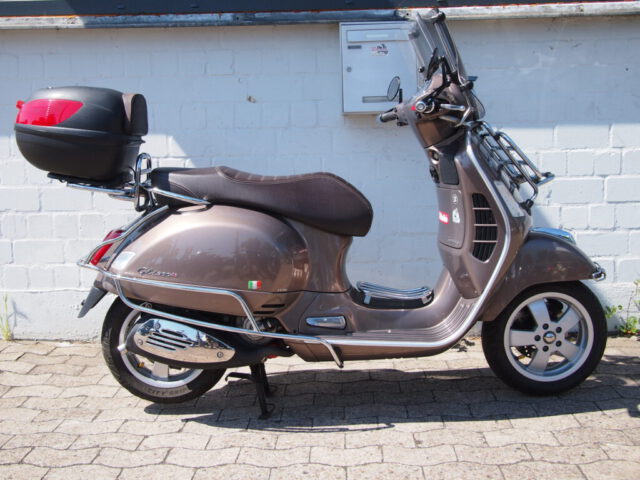 GTS300 Touring braun 02