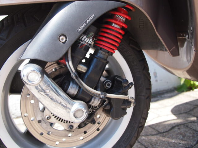 GTS300 Touring braun 08
