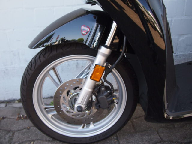 Honda SH150 11