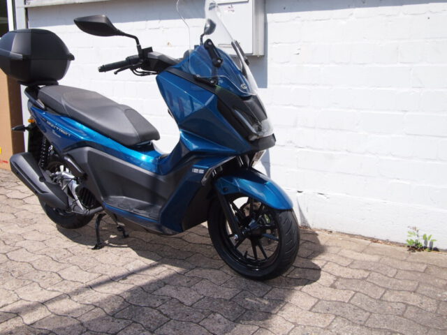 Skytown 125 blau 2