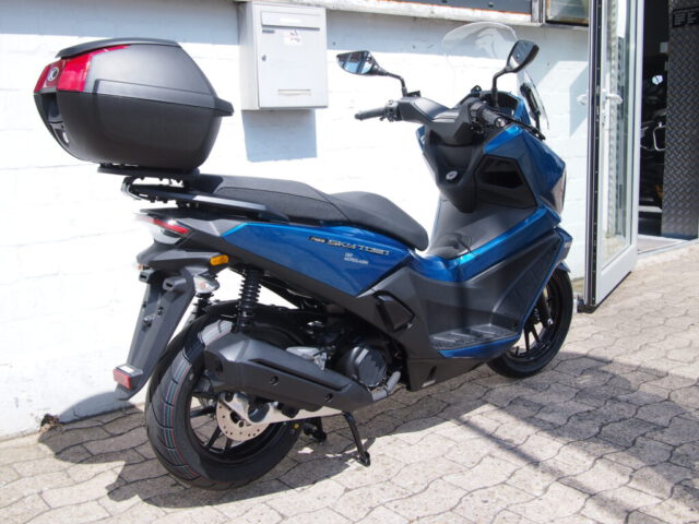 Skytown 125 blau 3
