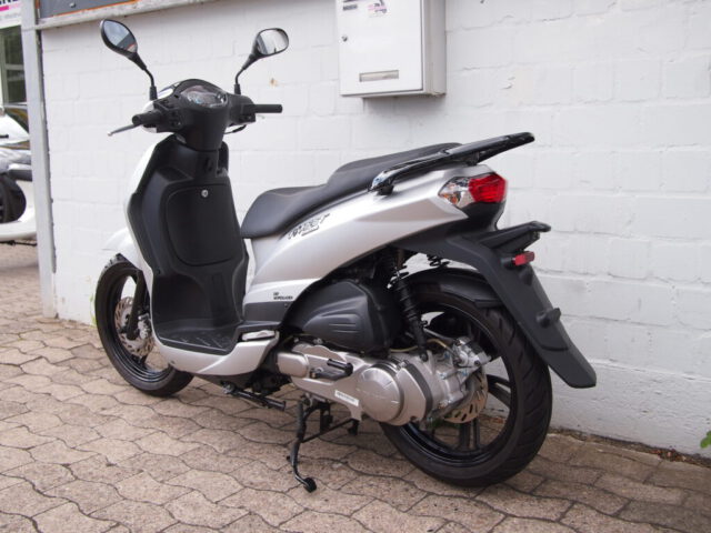 Peugeot Tweet 125 4