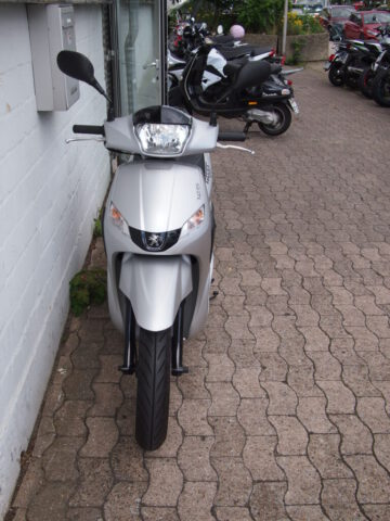 Peugeot Tweet 125 6