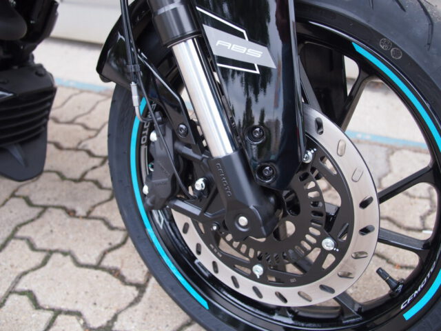 CFMOTO 125NK schwarz 11