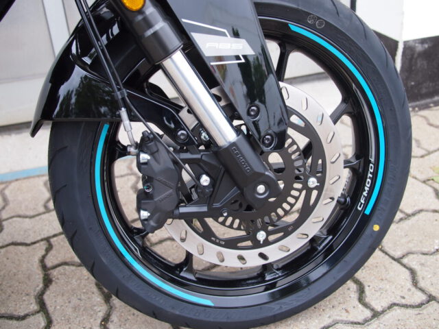 CFMOTO 125NK schwarz 10