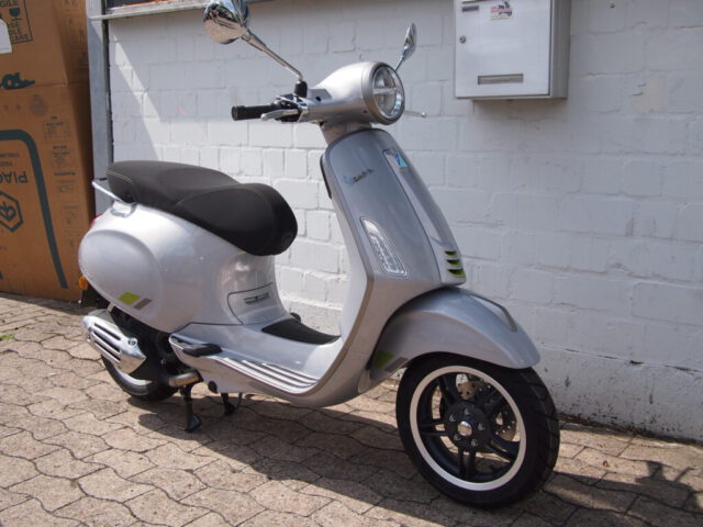 Vespa Primavera 50 Tech hellgrau 08