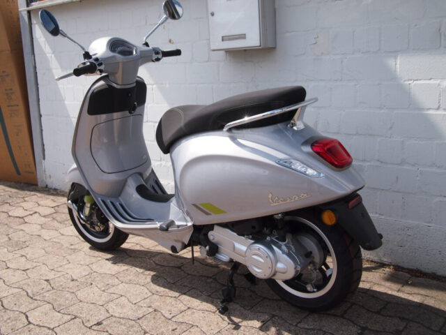 Vespa Primavera 50 Tech hellgrau 03