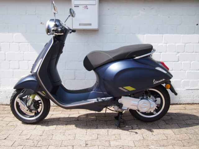 Vespa Primavera 50 Tech blau 01